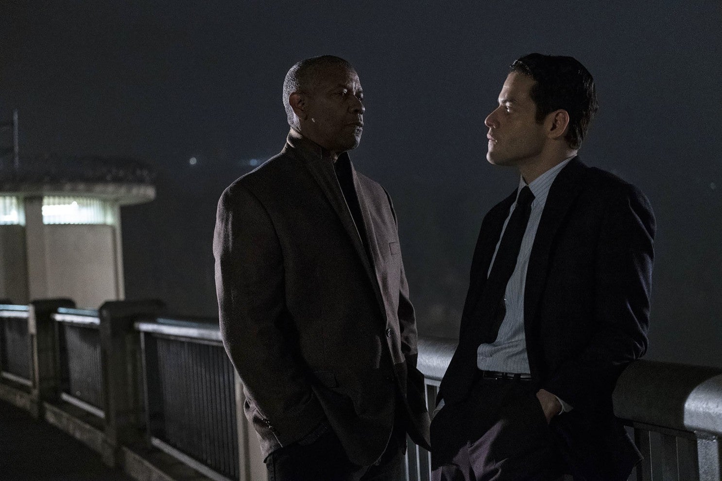 Deke (Denzel Washington) ends up back in LA and within the radius of his eventual successor, Jim Baxter (Rami Malek)