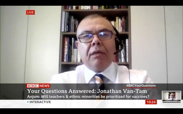 <p>El profesor Jonathan Van-Tam, subdirector médico de Inglaterra, responde preguntas en BBC News Channel y Asian Channel el 10 de febrero de 2021.</p>