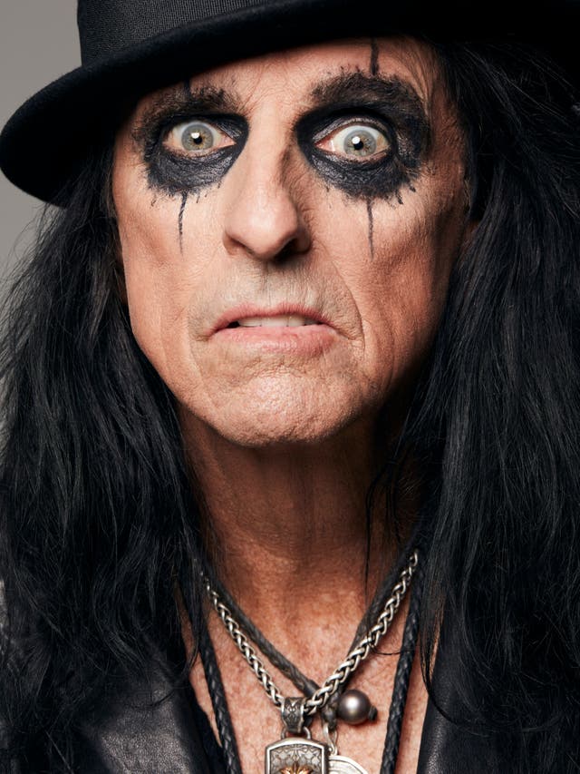 Alice Cooper You Could Cut Off Your Arm And Eat It On Stage Now The Audience Is Shock Proof The Independent