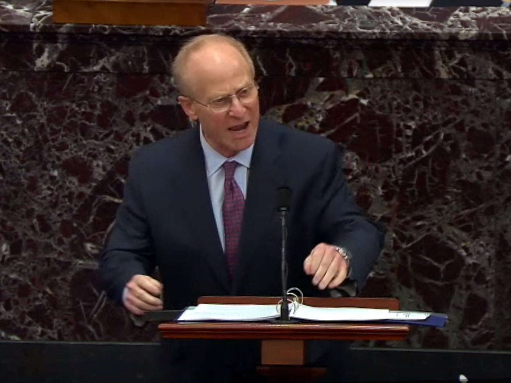 <p>WASHINGTON, DC - 9 DE FEBRERO: En esta captura de pantalla tomada de un webcast de congress.gov, David Schoen, abogado defensor del ex presidente Donald Trump, habla el primer día del segundo juicio político del ex presidente Donald Trump en el Capitolio de los Estados Unidos el 9 de febrero de 2021 en Washington, DC. Los gerentes de juicio político de la Cámara de Representantes argumentarán que Trump fue "singularmente responsable" del ataque del 6 de enero en el Capitolio de los Estados Unidos y que debería ser condenado y prohibido volver a ocupar un cargo público. </p>