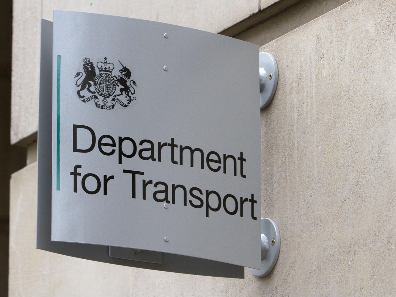 Anti-HS2 protesters throw pink paint at Department for Transport building