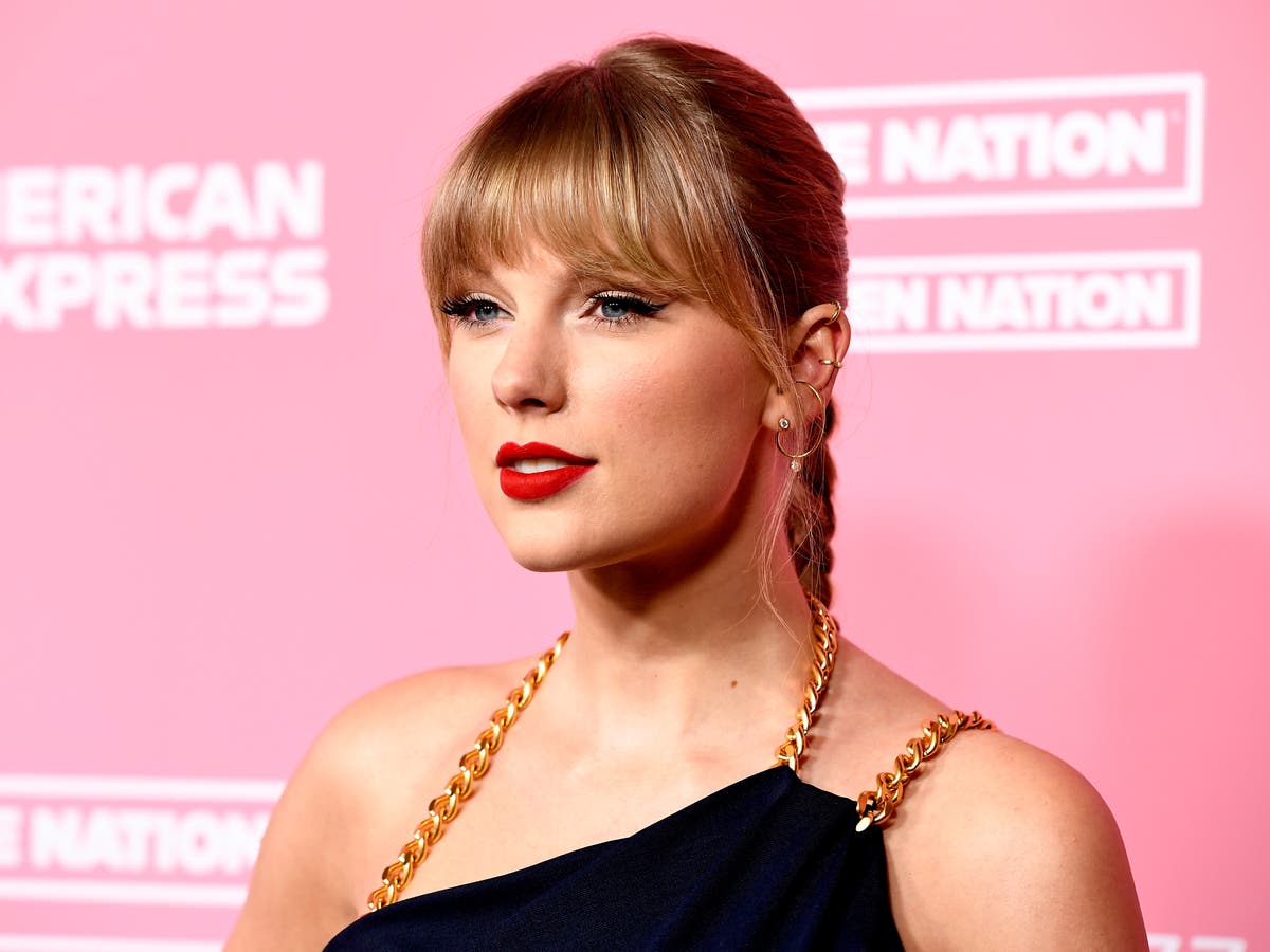 Taylor Swift fans think rerecorded version of ‘Love Story’ is on its way ahead of ‘surprise announcement’ on GMA