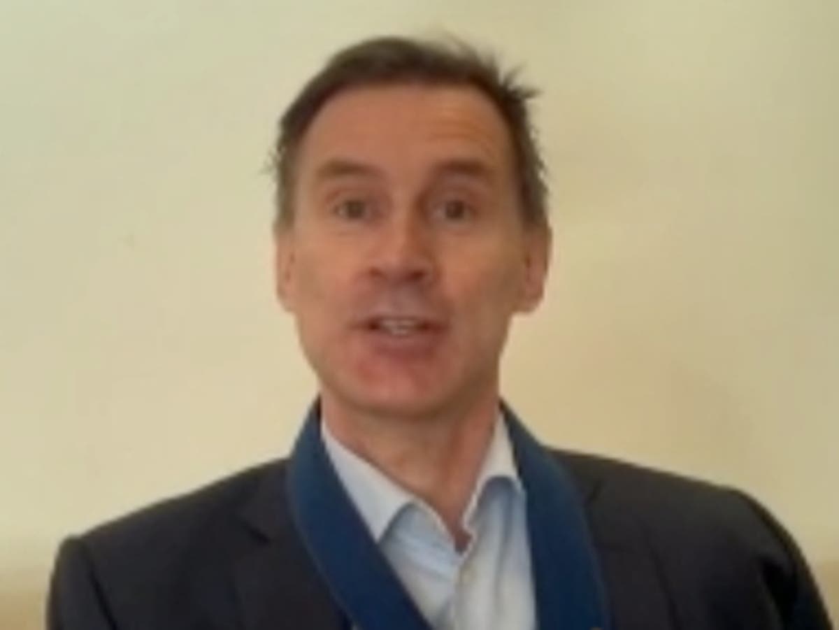 Jeremy Hunt thanks NHS after breaking arm on morning run Jeremy Hunt thanks NHS after breaking arm on morning run