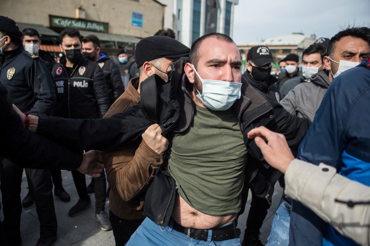 Turkey: 9 detained over student protests against new rector