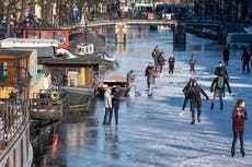 Dutch get their skates on in Amsterdam before the thaw