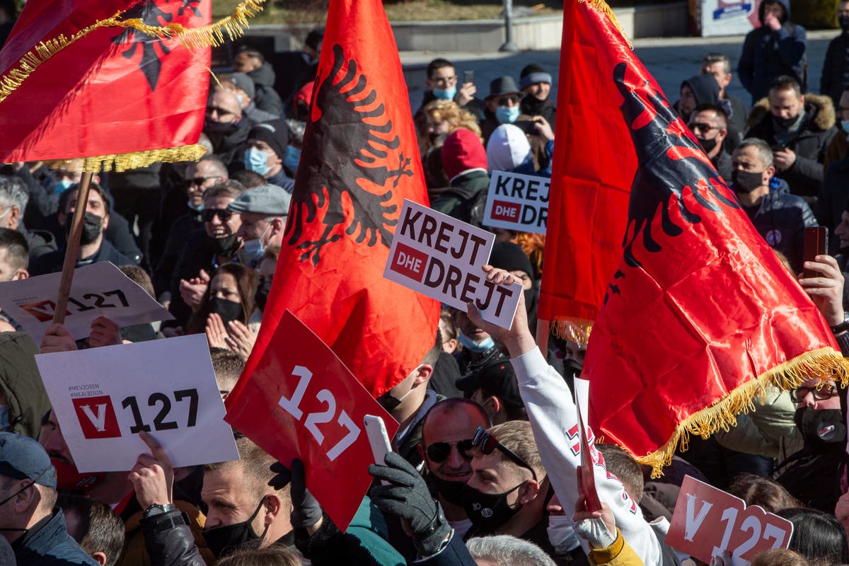 Kosovo votes for new parliament amid pandemic