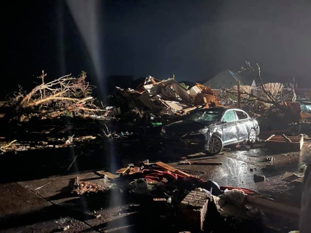 <p> El tornado azotó el condado de Brunswick poco después de la medianoche del martes por la mañana, destruyendo o dañando varias casas  </p>