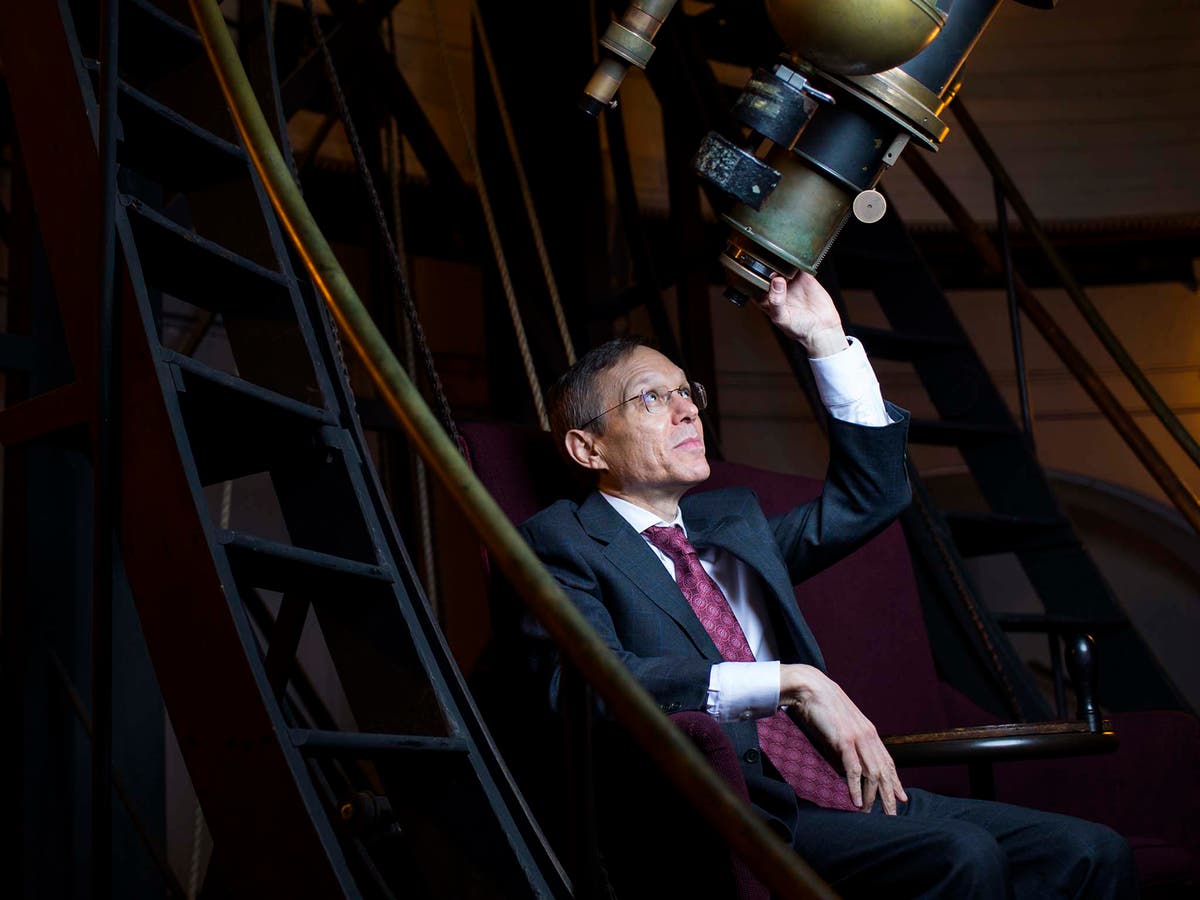 The maverick Harvard physicist who believes in aliens - Vimarsana News