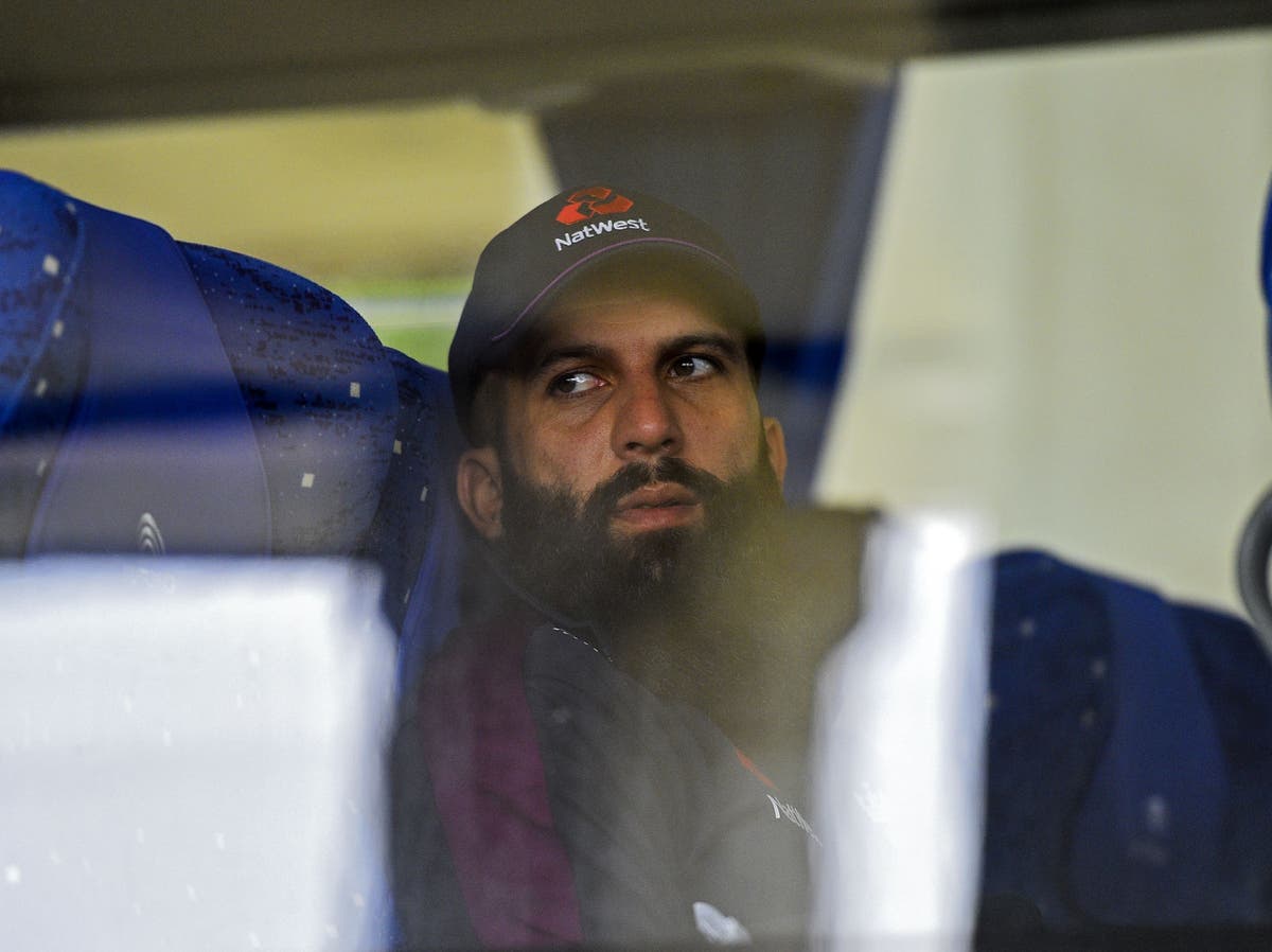 England coaching team admit poor communication over Moeen Ali departure