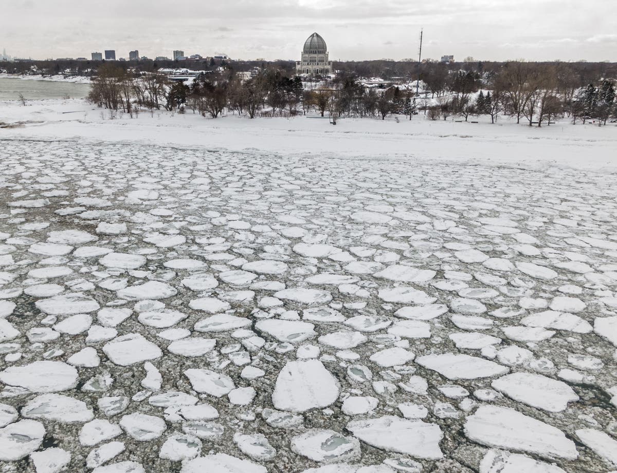 Freezing Texans now warned water not safe