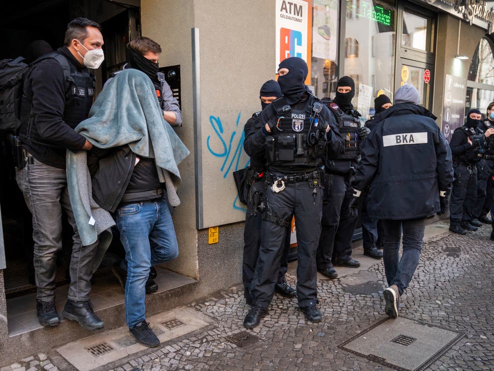 German police crack down on Berlin organized crime families Police ...