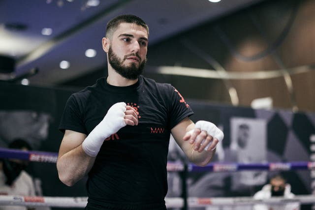 <p>Josh Kelly works out ahead of his European title bout</p>