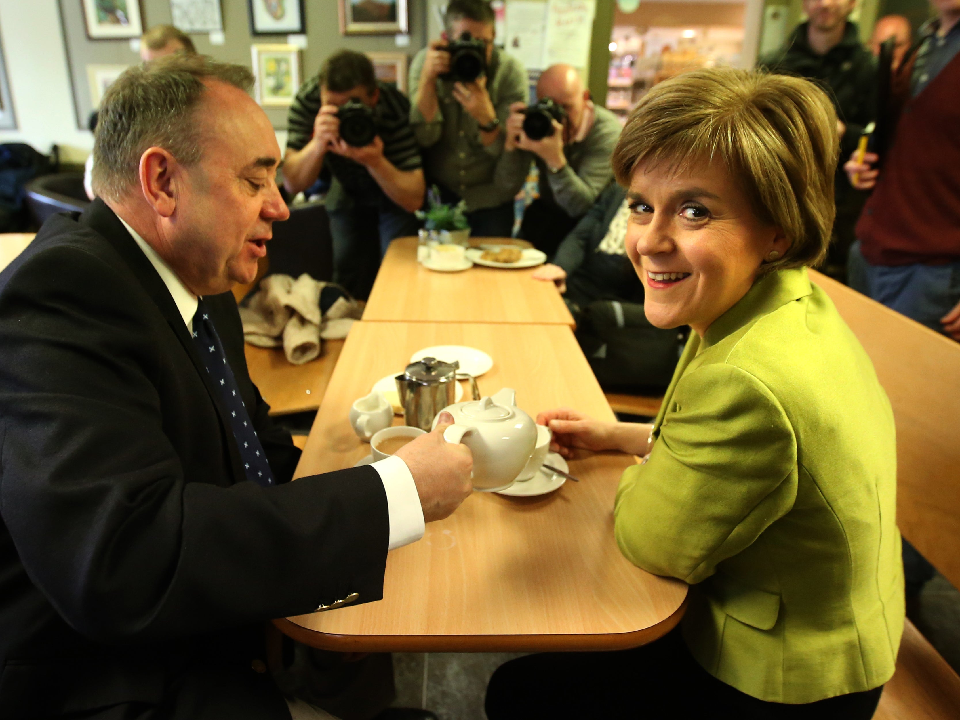 Alex Salmond and Nicola Sturgeon campaigning in 2015