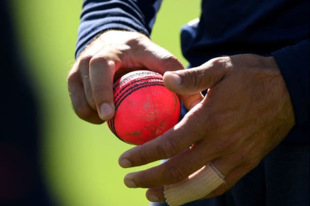 <p>England train with the pink ball</p>