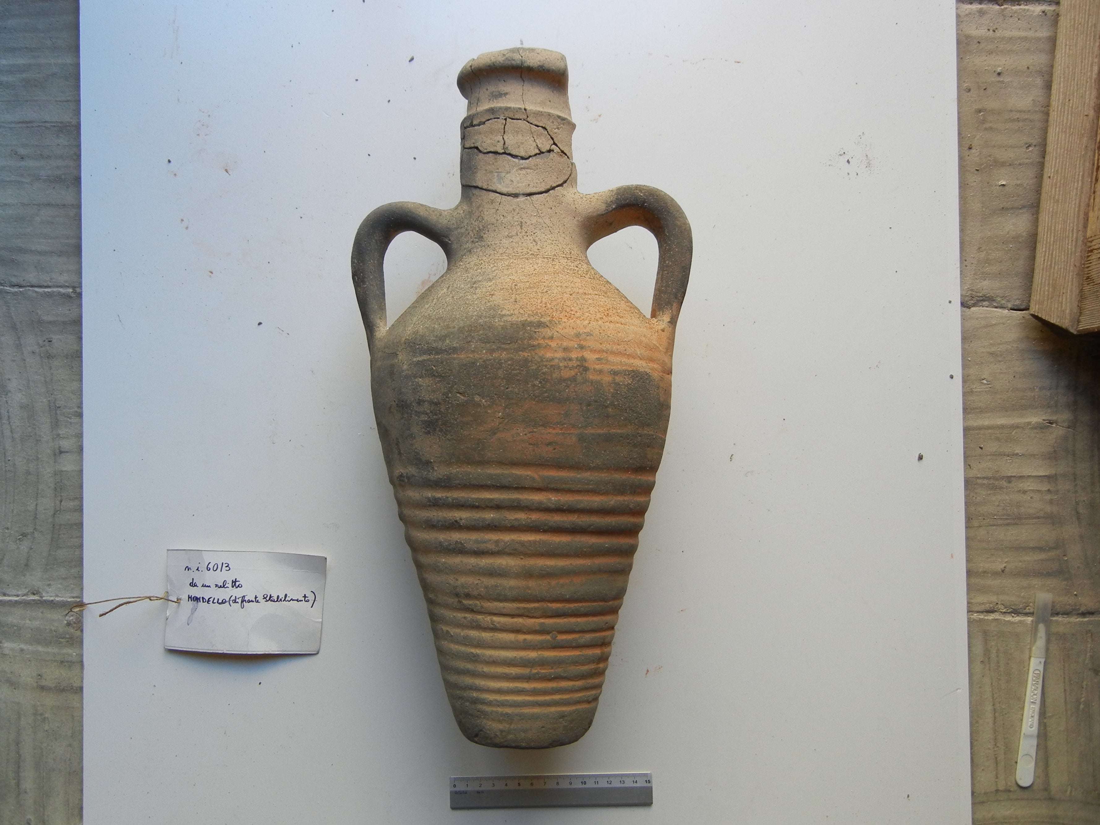 A 9-11th century amphorae from Sicily