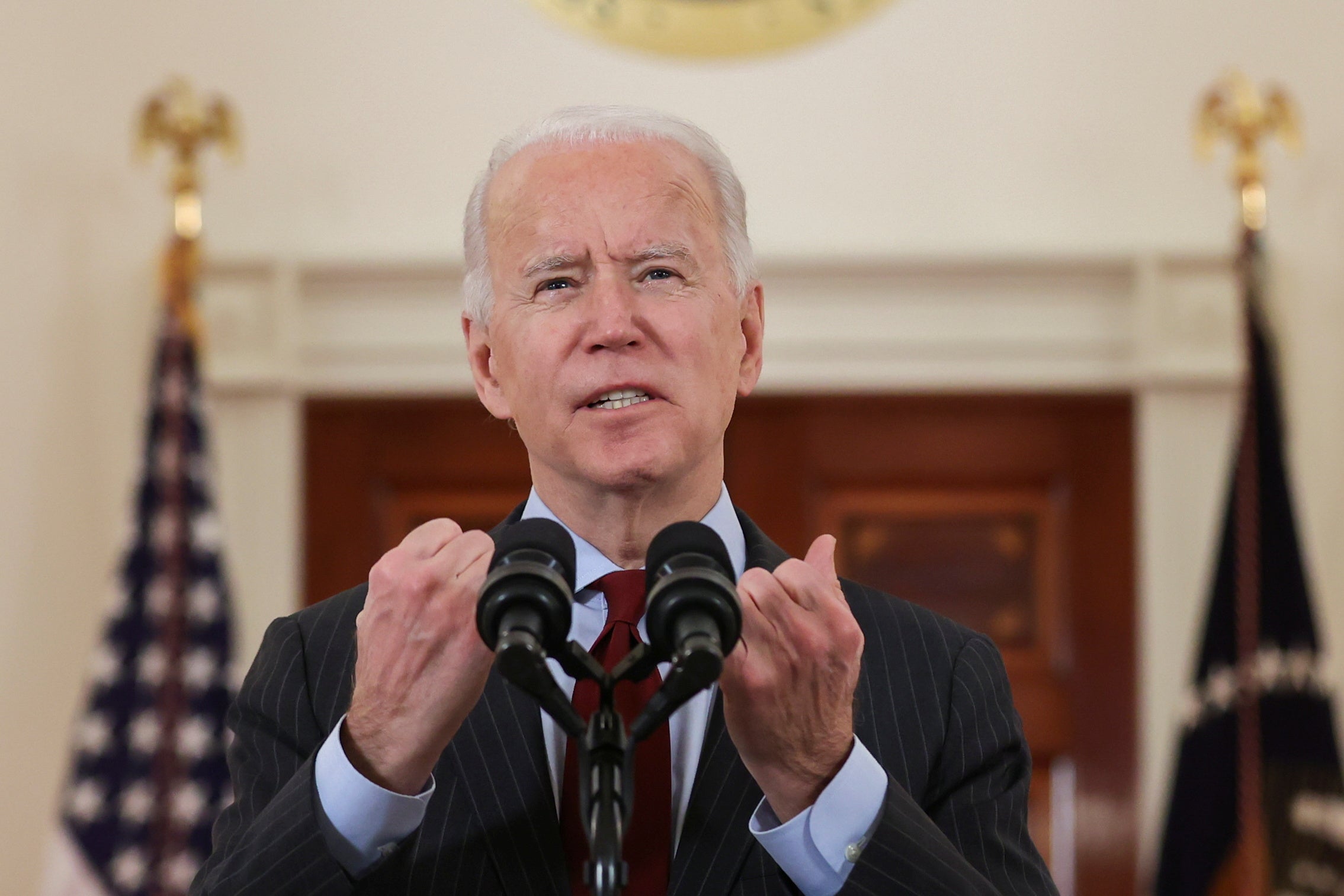 <p>El presidente Joe Biden pronunció un discurso de 10 minutos desde la Casa Blanca el lunes cuando el número de muertos en la nación por la pandemia del coronavirus eclipsó 500.000 vidas  </p>