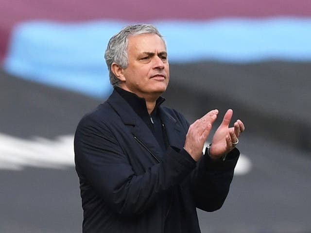 <p>José Mourinho ha admitido que “nadie está contento” con el mal estado de forma del Tottenham Hotspur, pero está decidido a cambiar la suerte del club  </p>