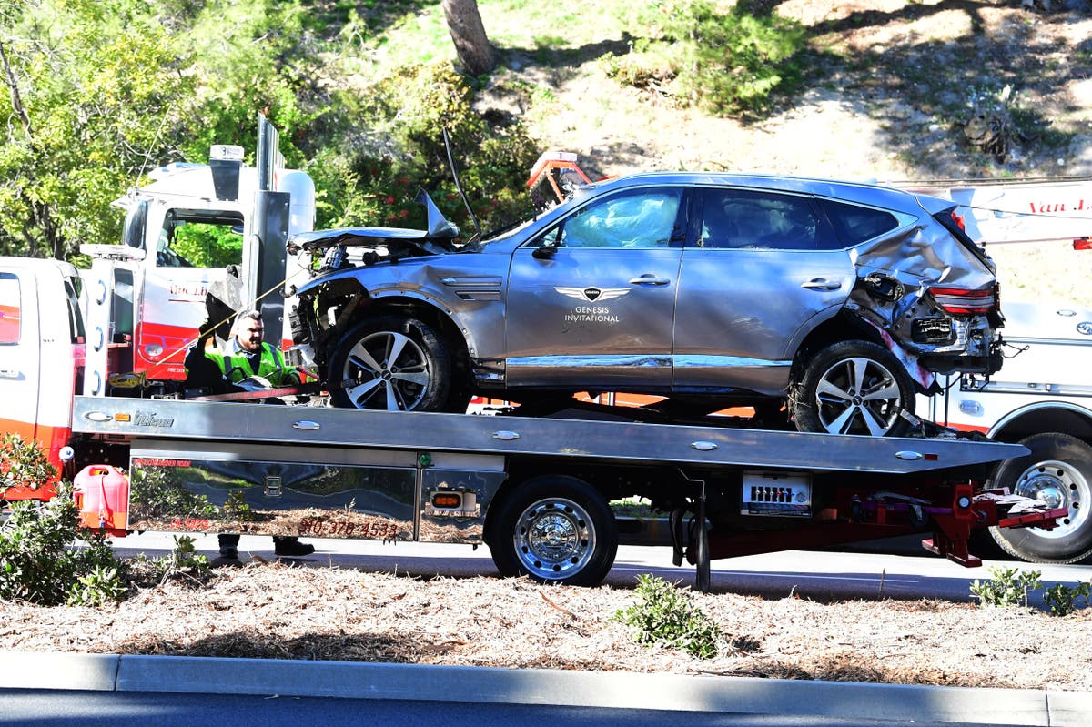 Tiger Woods car crash: Golfer hospitalised after serious accident in California | The Independent