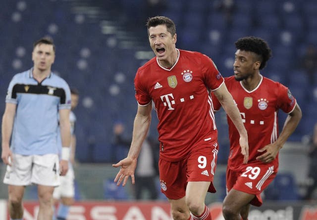 <p>Robert Lewandowski festeja tras anotar el primer gol del Bayern Múnich en el partido contra la Lazio por los octavos de final de la Liga de Campeones, el martes 23 de febrero de 2021. </p>