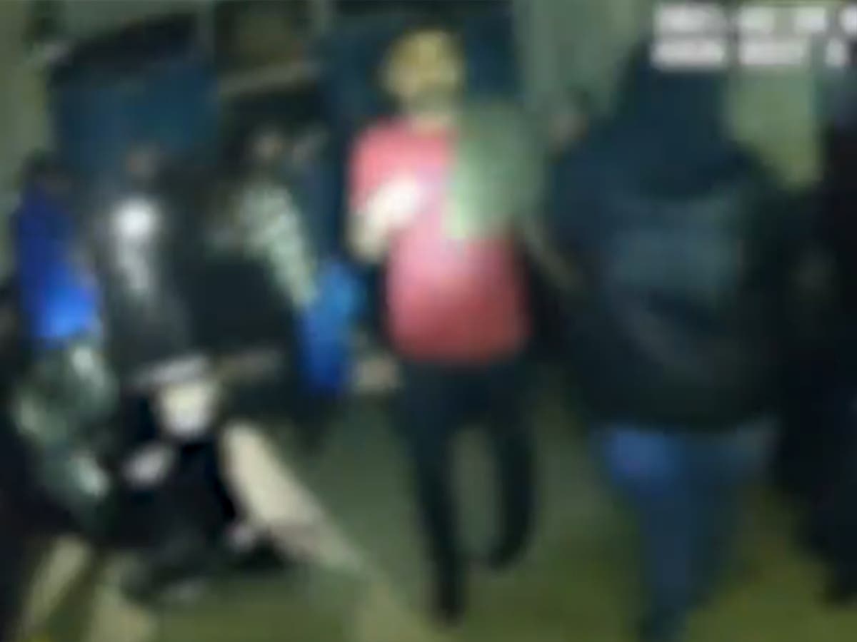 Police break up illegal party at barbers with 22 people facing fines