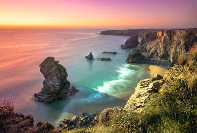Carnewas and Bedruthan Steps is a stretch of coastline located on the north Cornish coast between Padstow and Newquay, in Cornwall