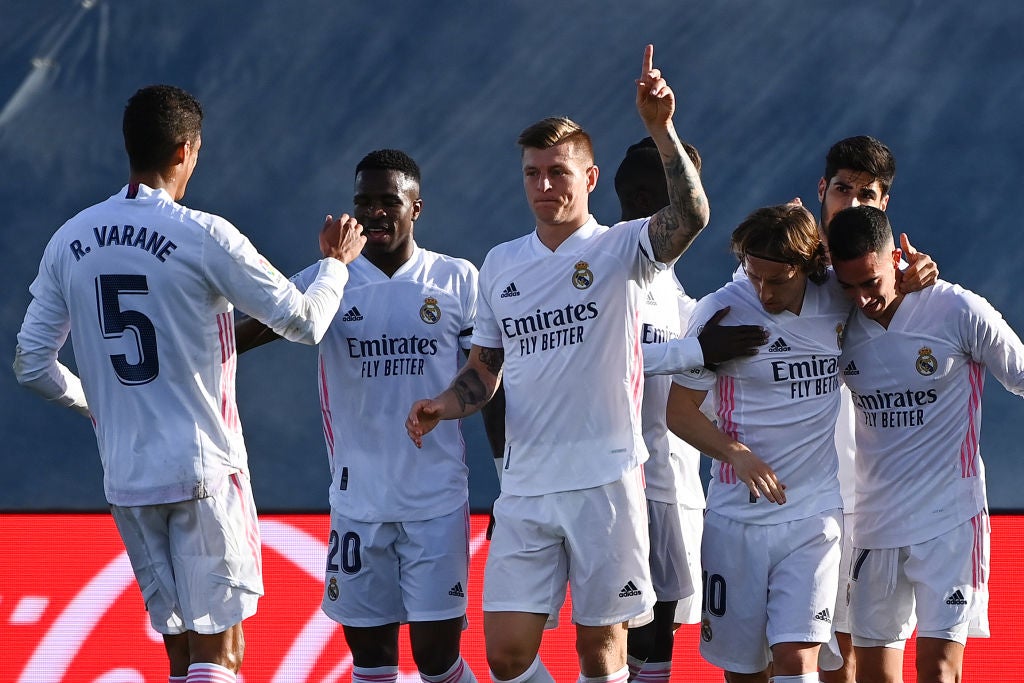 Real Madrid celebrate a Toni Kroos goal