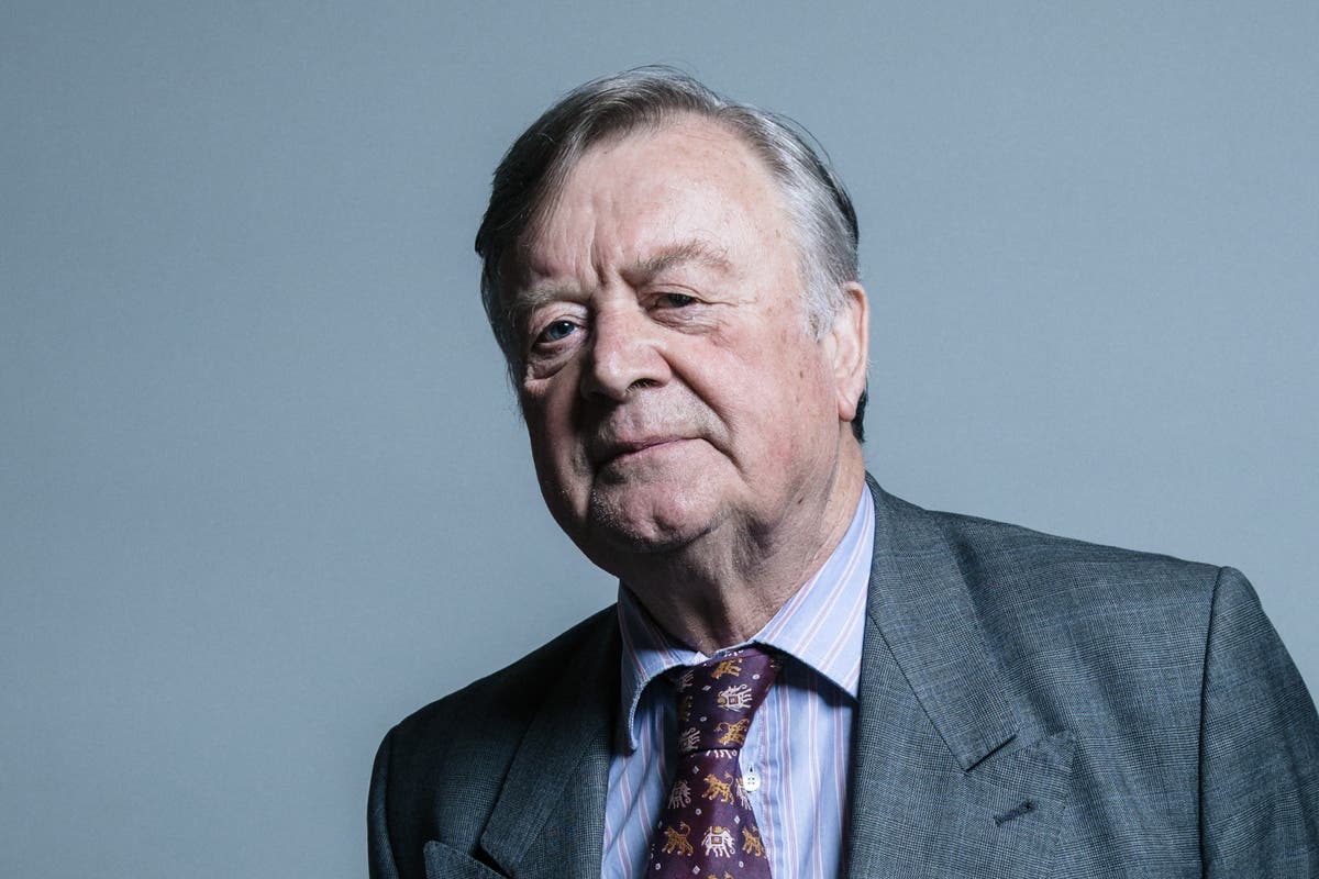 Tory big beast Ken Clarke praises Rachel Reeves&rsquo; &lsquo;responsible&rsquo; economics