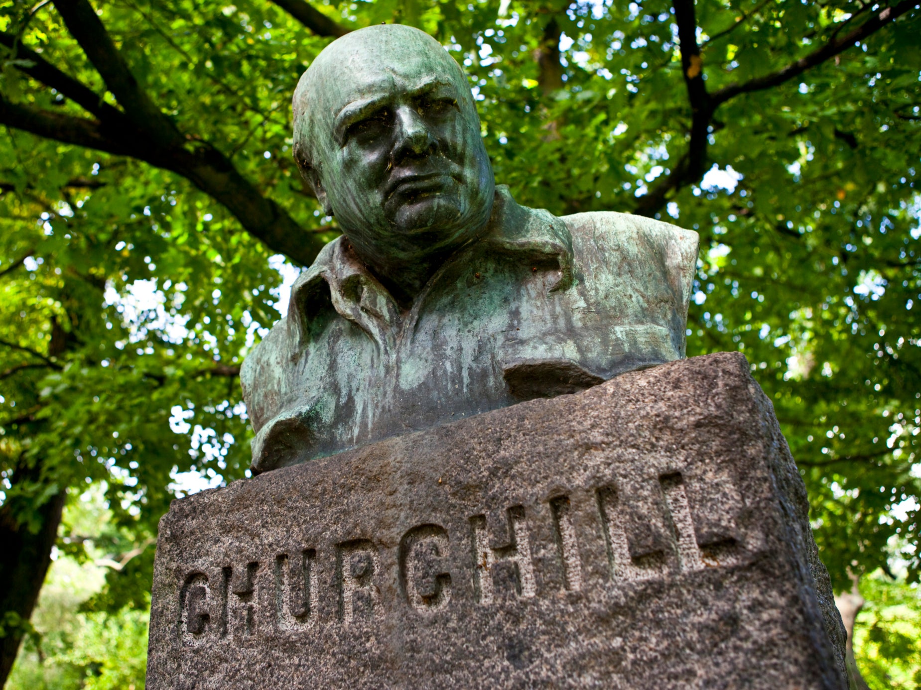 White House Churchill bust: the history behind the controversial sculpture  that Biden removed