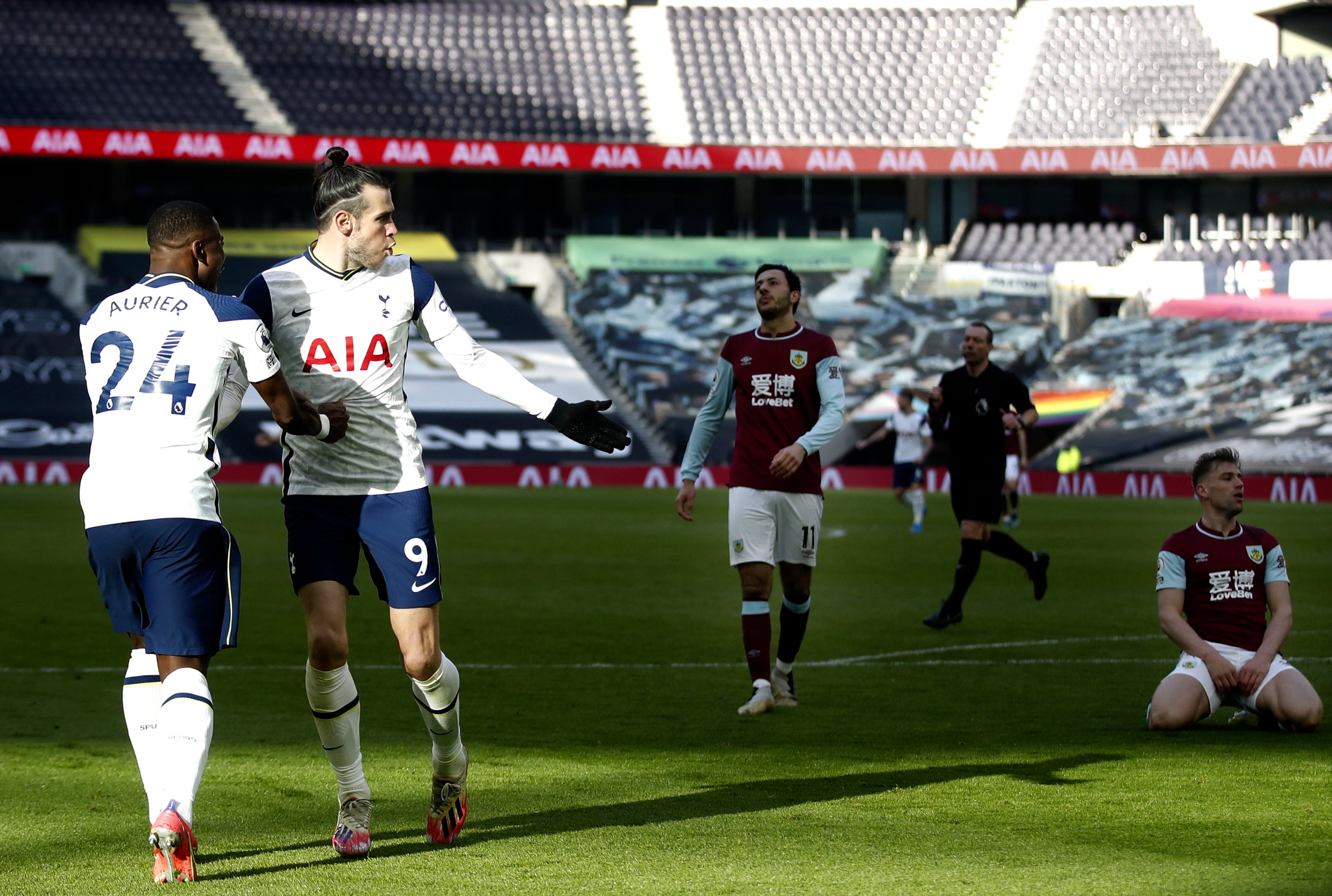 Gareth Bale celebrates after scoring Spurs’ fourth