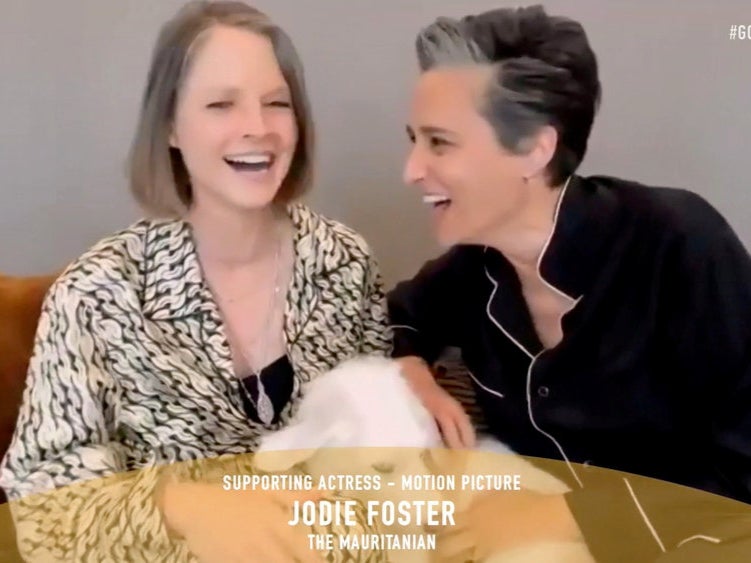Jodie Foster (left) and wife Alexandra Hedison celebrating Foster’s Best Supporting Actress win