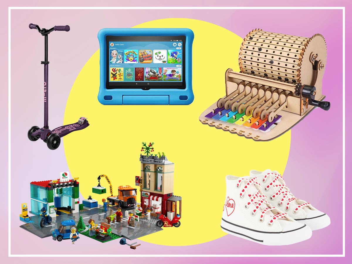 Holiday Gift Guide 2022: The Best Travel Toys To Keep Kids Entertained
