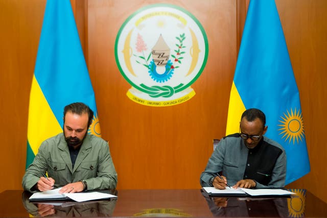  Evgeny Lebedev with Paul Kagame at a signing ceremony to officially welcome Rwanda to Giants Club