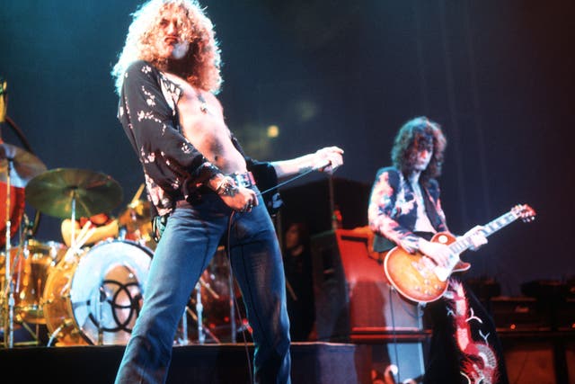 <p>Robert Plant y Jimmy Page en el escenario</p>