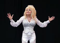 Dolly Parton sleeps in make-up in case of an earthquake