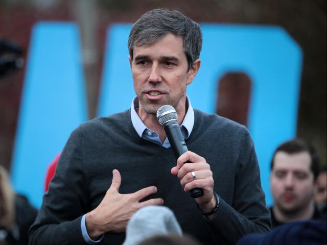 <p>Beto O’Rourke ha dicho que el levantamiento del mandato de la mascarilla por parte del gobernador de Texas, Greg Abbott, es una “sentencia de muerte” para el estado  </p>
