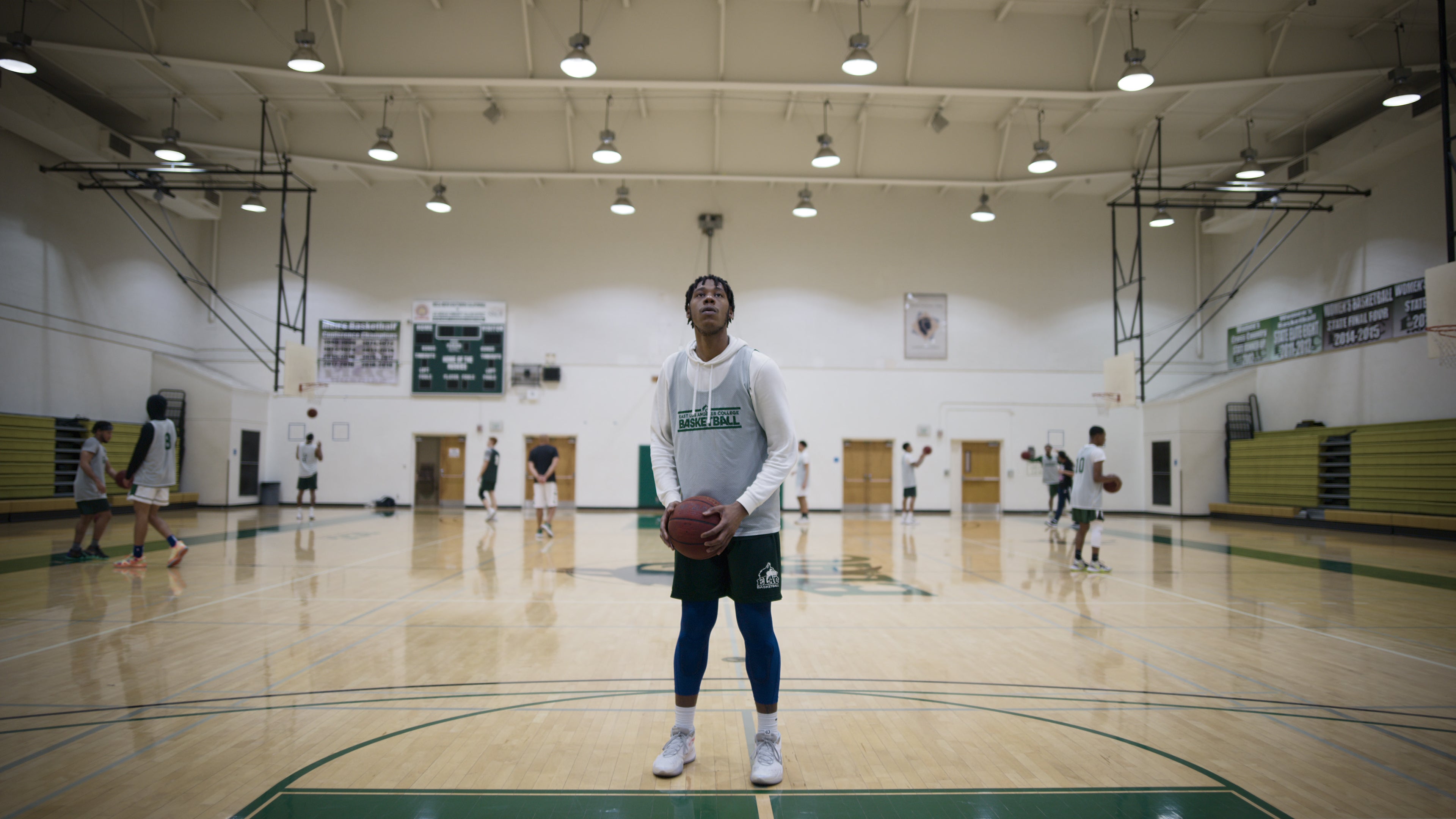 Basketball gets the ‘Last Chance U’ in a brand new season of the docuseries