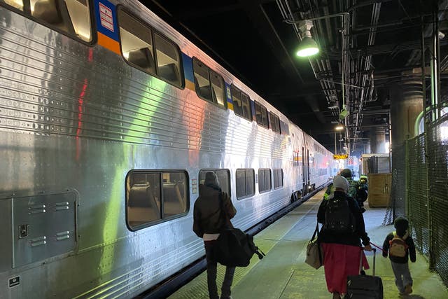 <p> Los viajes en tren de larga distancia en Estados Unidos hoy en día son para románticos. Tomar este viejo tren entre Washington D.C. y Chicago no es la forma más rápida, barata o incluso más cómoda de llegar   </p>