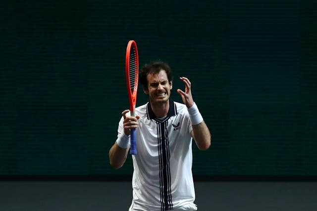 <p>Andy Murray reacts to losing a point</p>
