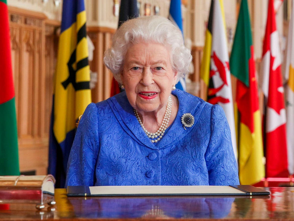Queen speaks of &lsquo;selfless dedication to duty&rsquo; in Commonwealth message