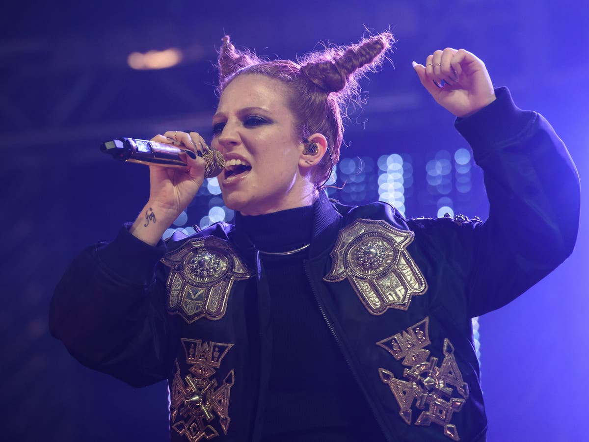 Jess Glynne criticised for using offensive slur in Mo Gilligan podcast