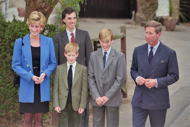 <p>British Royal Diana, Princess of Wales (1961-1997), wearing a blue jacket over a black dress, with Eton housemaster Dr Andrew Gailey, Prince Harry, Prince William, and Prince Charles outside Manor House on Prince William's first day at Eton College in Eton, Berkshire, England, 16th September 1995</p>