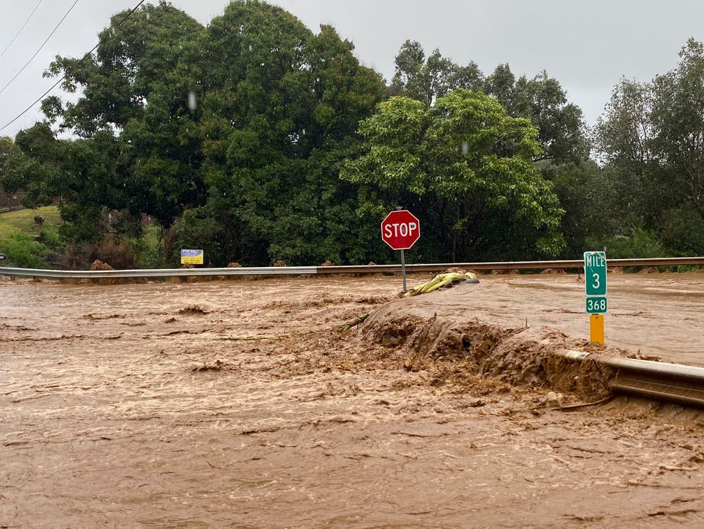 Hawaii Orders Evacuation After Heavy Rain Breaches Dam And Threatens 