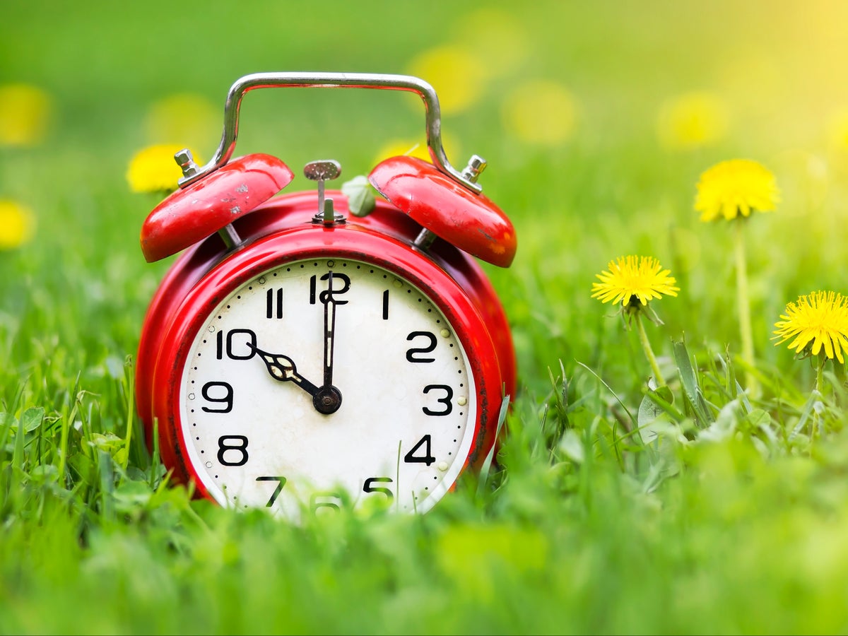 When do the UK's clocks go forward in 2024?