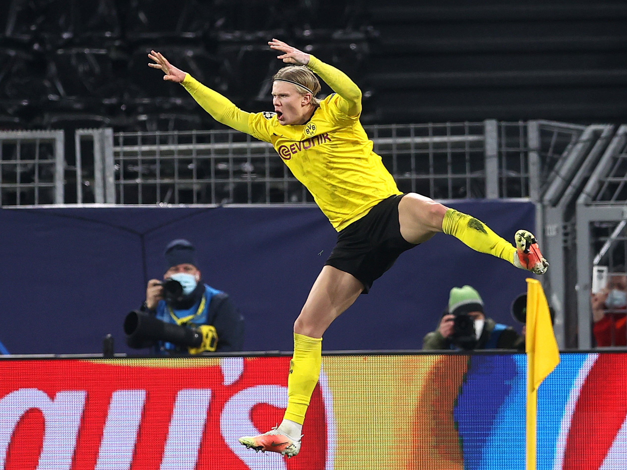 <p>Erling Haaland celebrates his second goal of the night</p>