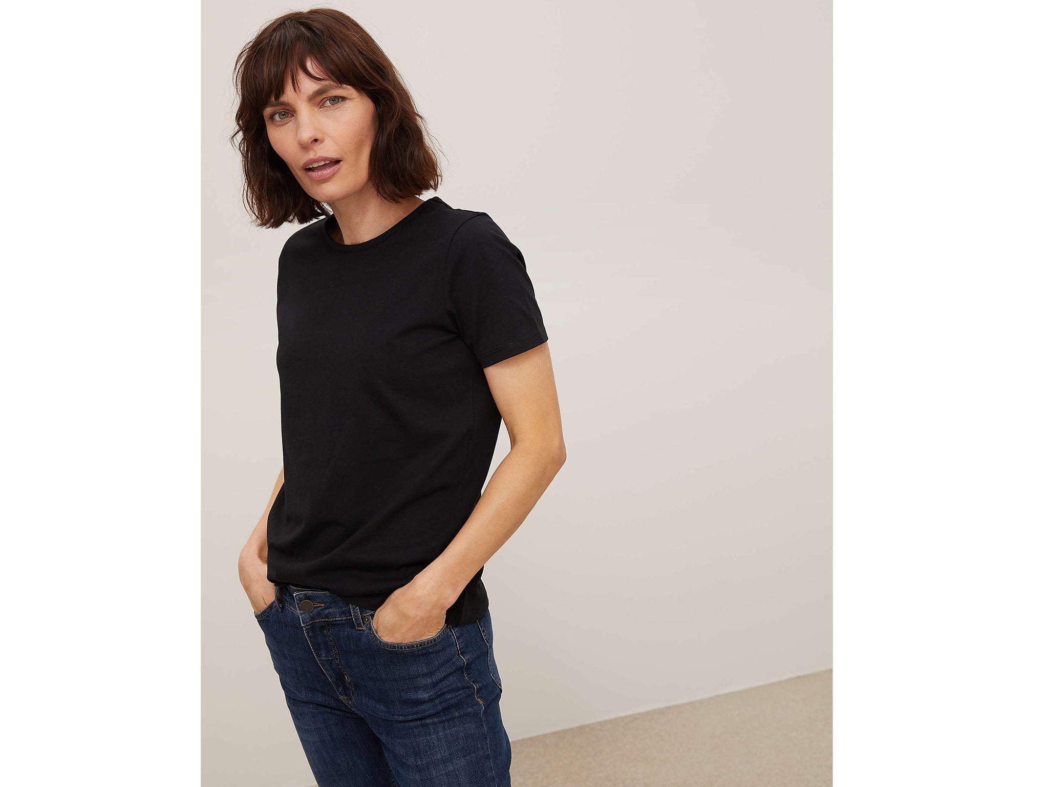 Todos Disipar Muelle del puente The ultimate basic T-shirt is this £7 John Lewis tee | The Independent
