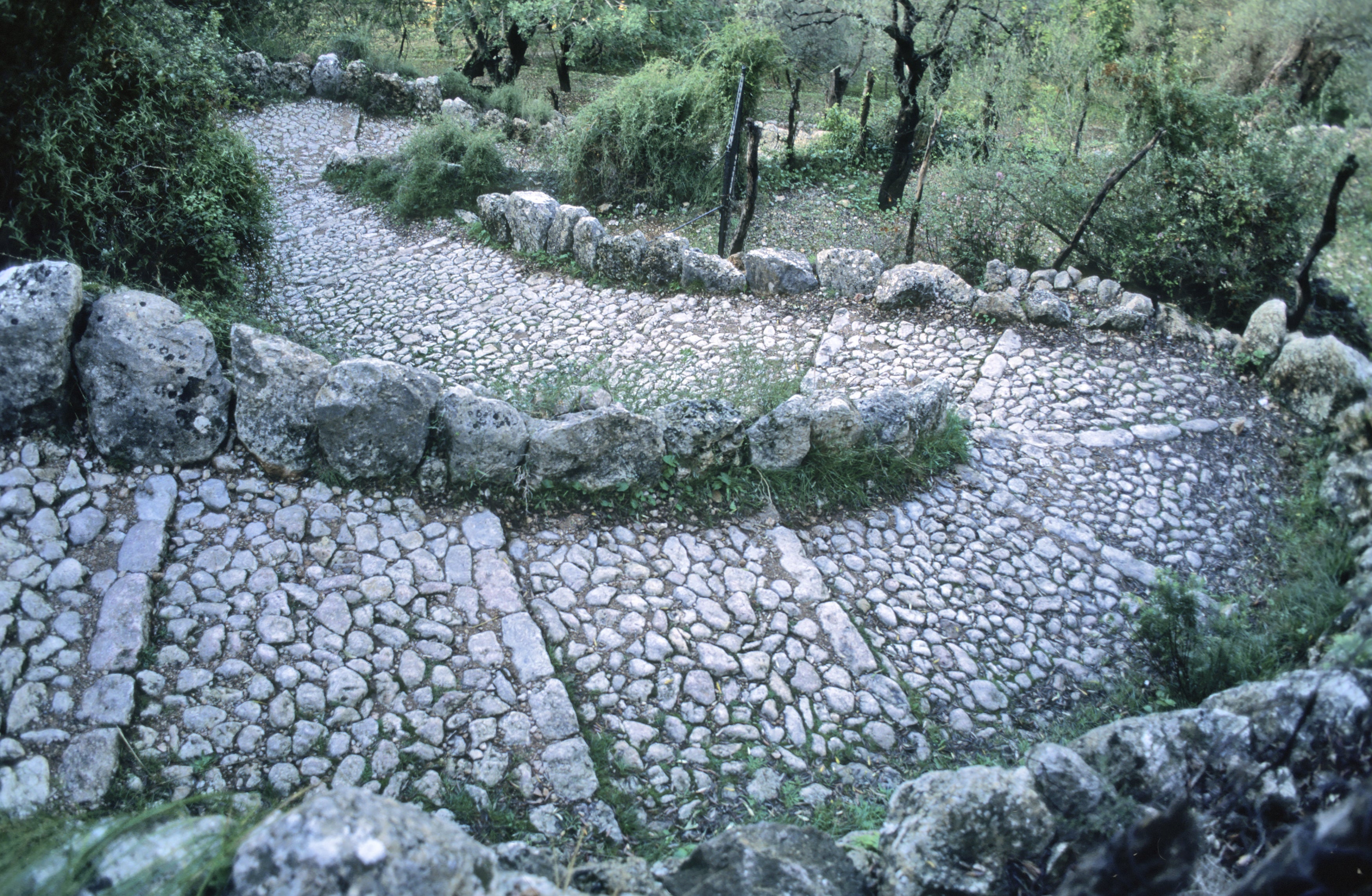 The Dry Stone Route is a series of hiking tracks