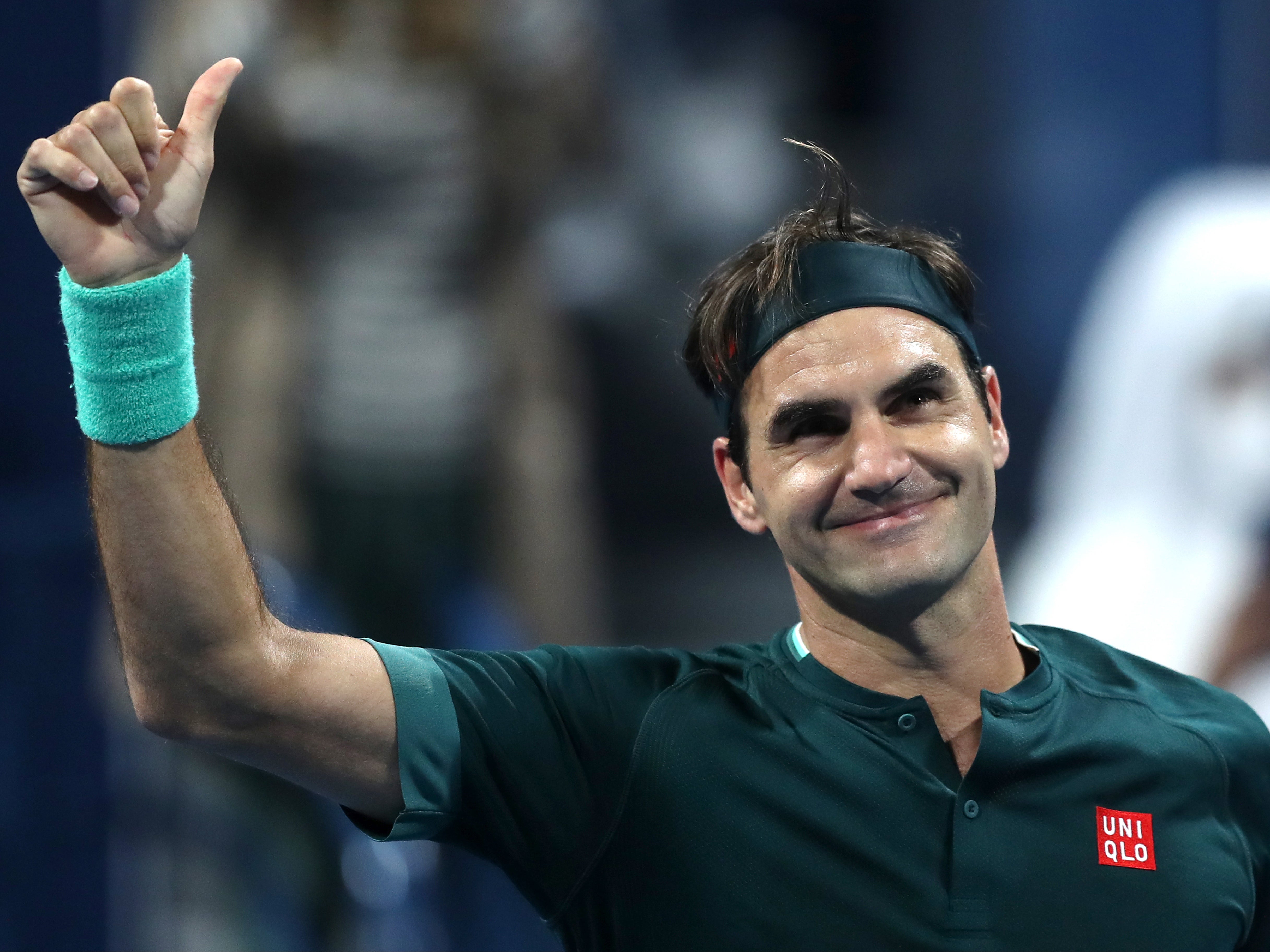 Roger Federer defeats Dan Evans on his comeback