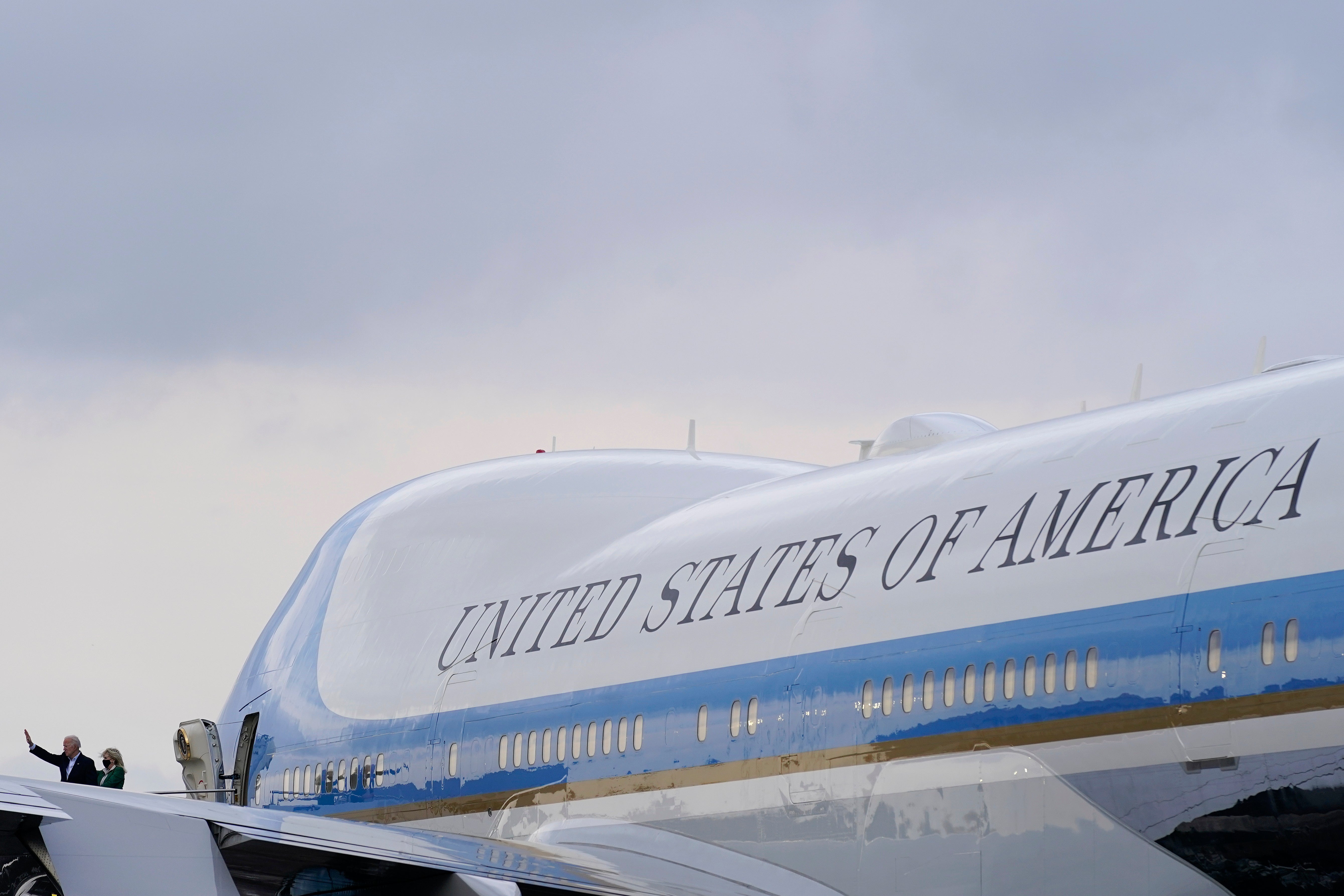 At Air Force One base, intruder given up by 'mouse ears' Personnel ...