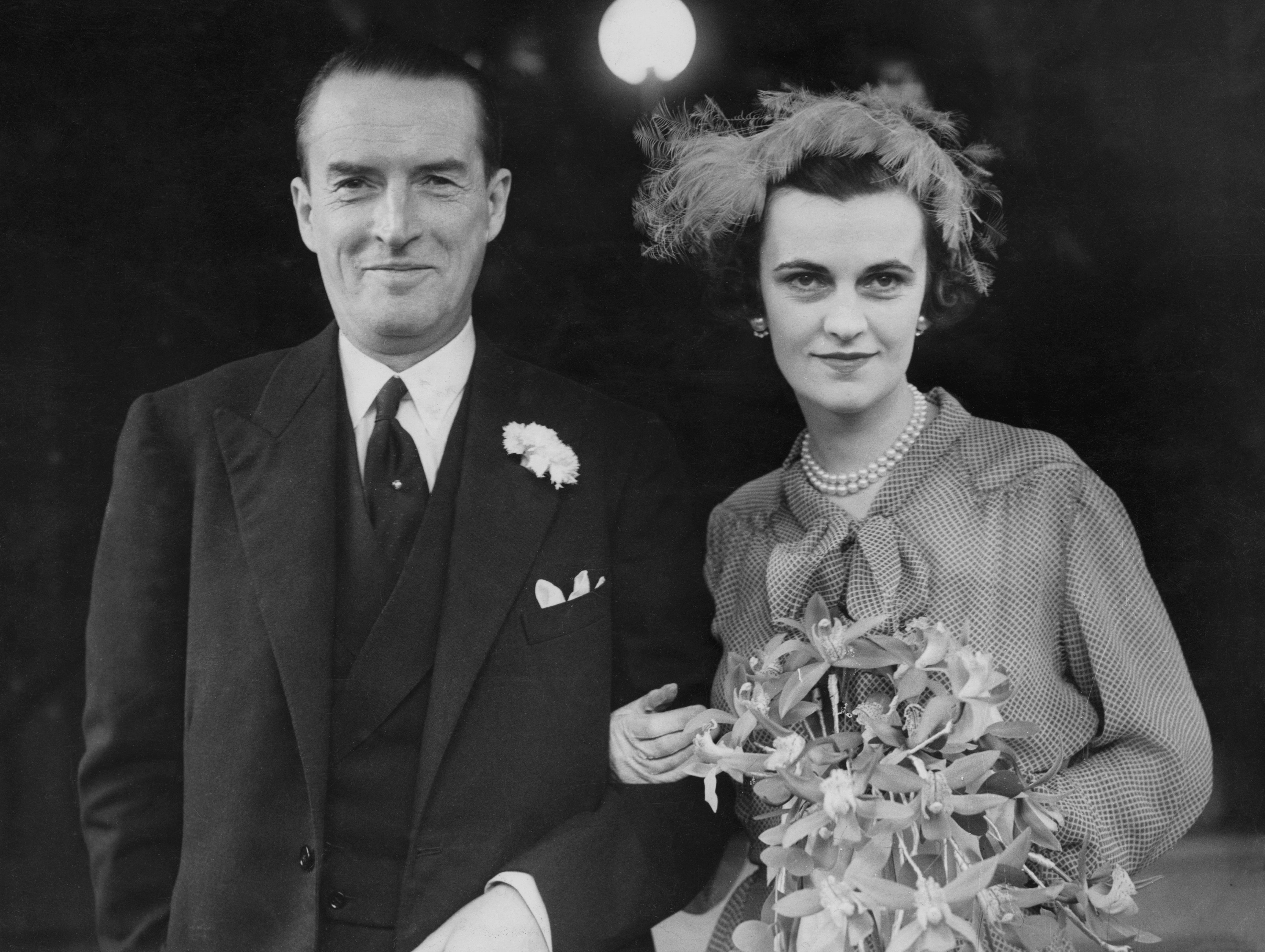 The Duke and Duchess of Argyll after their wedding in 1951