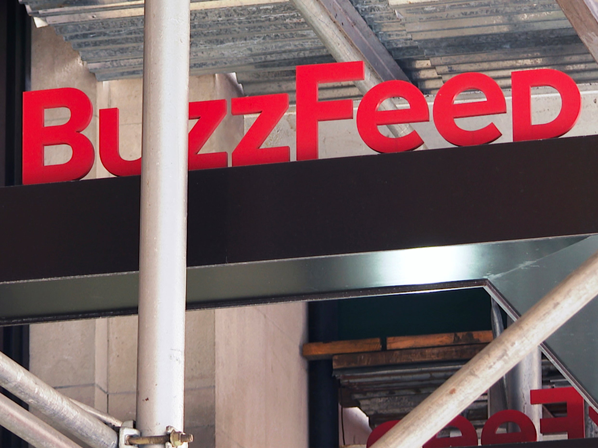 Buzzfeed announced that it has laid off 45 reporters, editors and producers from the newly acquired HuffPost. The dismissals come three weeks after Buzzfeed acquired HuffPost from Verizon Media